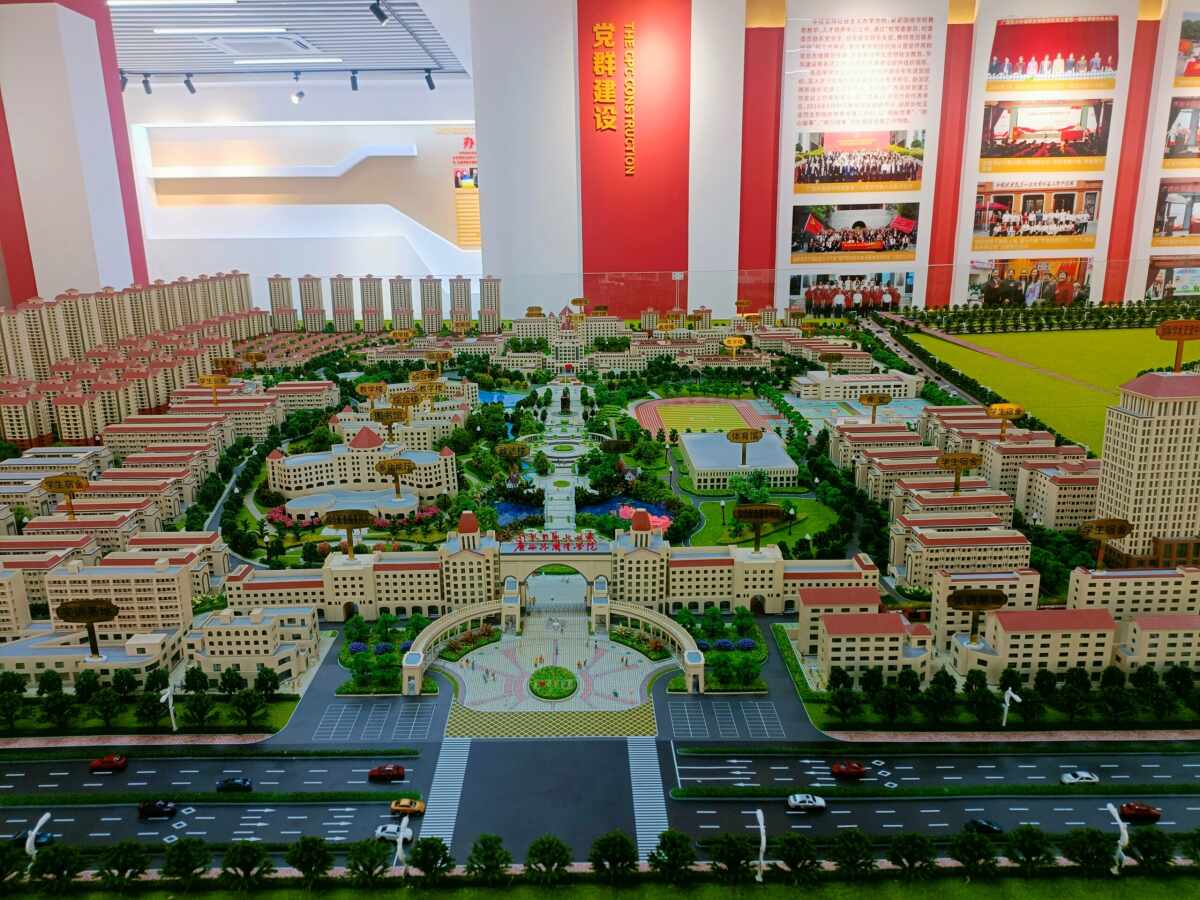 广西外国语学院二合一沙盘模型